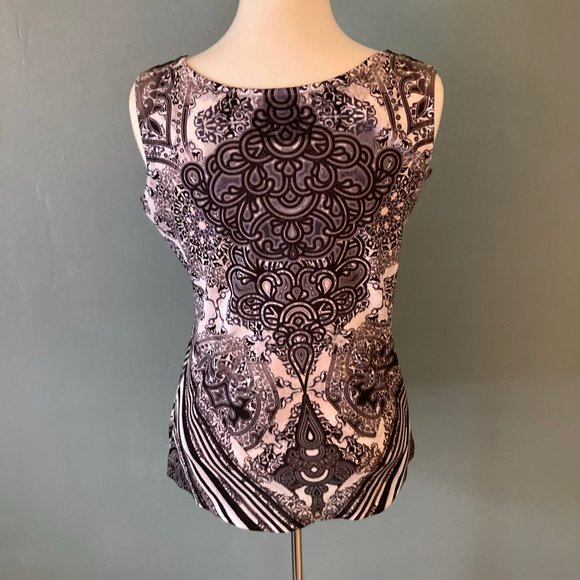 World Unity tank & handkerchief cover top - Picture 3 of 13